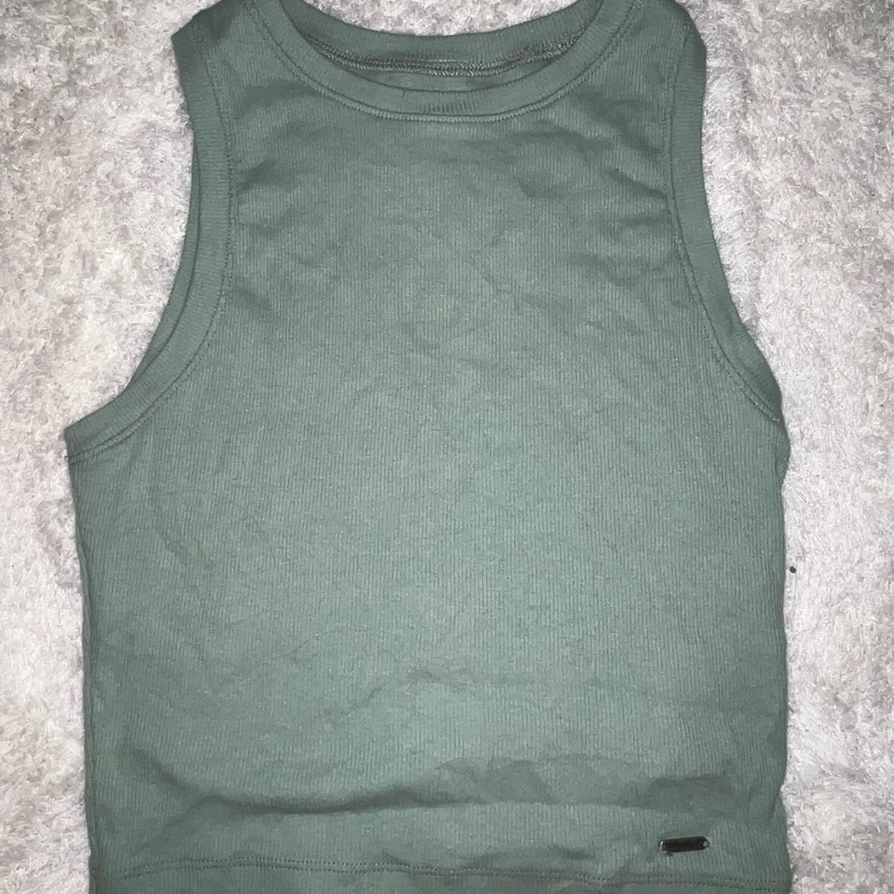 Hollister cropped tank